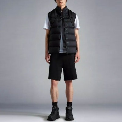 Moncler FW22 Amak Letter Logo Print Black Down Vest for Men H20911A0011053333999 Shop Moncler FW22 Amak Letter Logo Print Black Down Vest for Men H20911A0011053333999