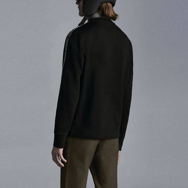 Shop 蒙克莱 FW22 黑色袖标圆领卫衣 G20918G00026809L8999
