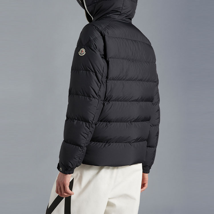 Shop Moncler FW22 Jaket Hitam Puffer Unisex Lengan Panjang Desain Gunung. H20911A0010554A81999