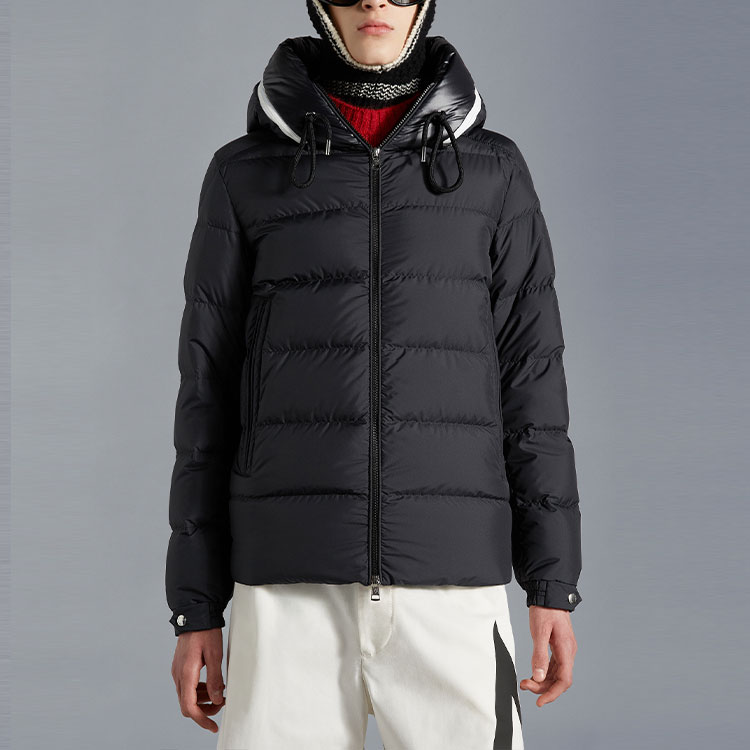 Purchase Moncler FW22 Jaket Hitam Puffer Unisex Lengan Panjang Desain Gunung. H20911A0010554A81999