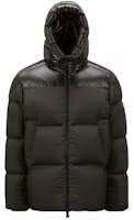 Moncler FW22 Damavand Green Down Jacket with Logo Patch and Hood. H20911A0023454A81879 Moncler FW22 Damavand Green Down Jacket with Logo Patch and Hood. H20911A0023454A81879