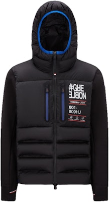 Moncler FW22 男士黑色Logo印花連帽羽絨外套 H20978G00018809HJ999 Buy Moncler FW22 男士黑色Logo印花連帽羽絨外套 H20978G00018809HJ999