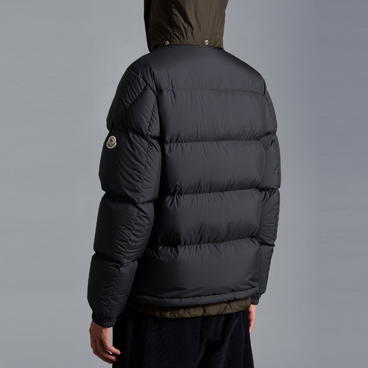 Shop Moncler FW22 Makian 黑色羽絨外套 長袖立領 H20911A0024054A81999