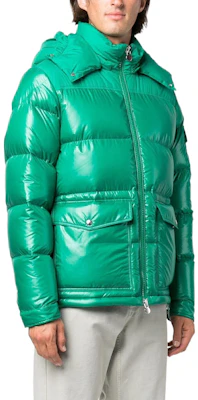 Moncler FW22 男女同款 Masaya 綠色滑雪連帽羽絨外套。 H20911A00255595ZJ84C Details for Moncler FW22 男女同款 Masaya 綠色滑雪連帽羽絨外套。 H20911A00255595ZJ84C