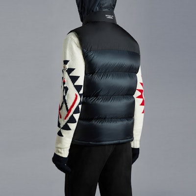 Moncler FW22 Ophrys Navy Blue Vest Logo Sulam Bulu Angsa Lelaki. H20911A001605967G776 Purchase Moncler FW22 Ophrys Navy Blue Vest Logo Sulam Bulu Angsa Lelaki. H20911A001605967G776