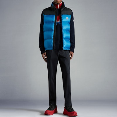 蒙克莱FW22 Ophrys拼色拉链短款羽绒马甲男士亮蓝色 H20911A001605967G725 Lookbook 蒙克莱FW22 Ophrys拼色拉链短款羽绒马甲男士亮蓝色 H20911A001605967G725