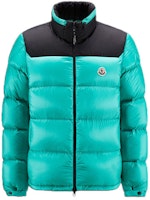 Moncler FW22 Peuplier Logo Patch Short Zip Puffer Jacket Men Emerald Green H20911A001475967G81R Moncler FW22 Peuplier Logo Patch Short Zip Puffer Jacket Men Emerald Green H20911A001475967G81R
