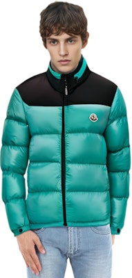 Moncler FW22 Peuplier Logo Patch Jaket Puffer Lelaki Zip Pendek Hijau Emerald H20911A001475967G81R Details for Moncler FW22 Peuplier Logo Patch Jaket Puffer Lelaki Zip Pendek Hijau Emerald H20911A001475967G81R