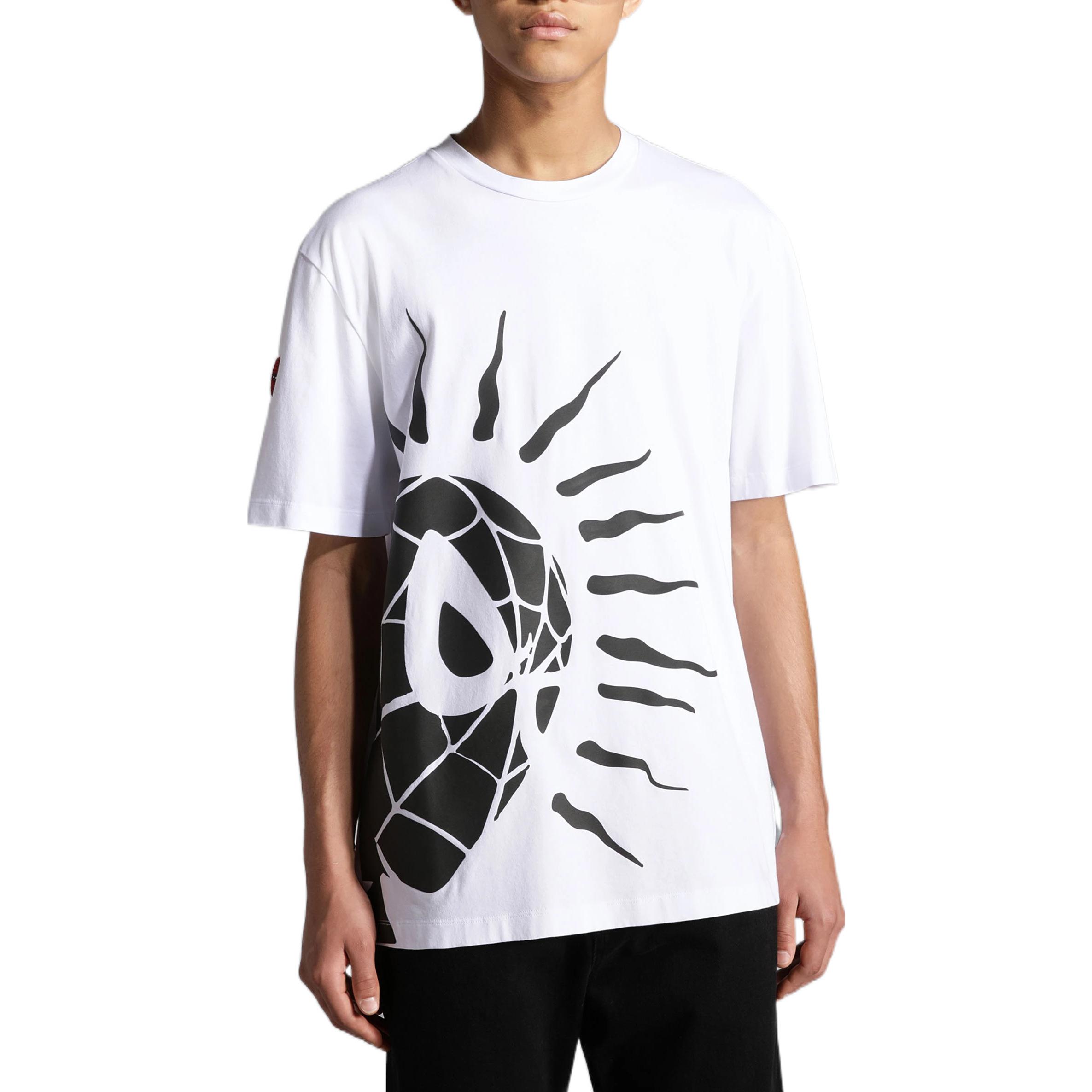 Lookbook Camiseta Gráfica Moncler FW22 Spider-Man de Manga Corta. H20918C000048390T001