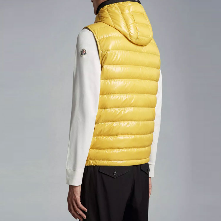 Purchase Moncler FW22 黃色滑雪季男女連帽背心附徽章. I10911A00068M159210H