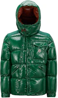Moncler FW23 Karakorum Green Short Down Jacket with Detachable Sleeves Unisex. I20911A0014959607854 Moncler FW23 Karakorum Green Short Down Jacket with Detachable Sleeves Unisex. I20911A0014959607854
