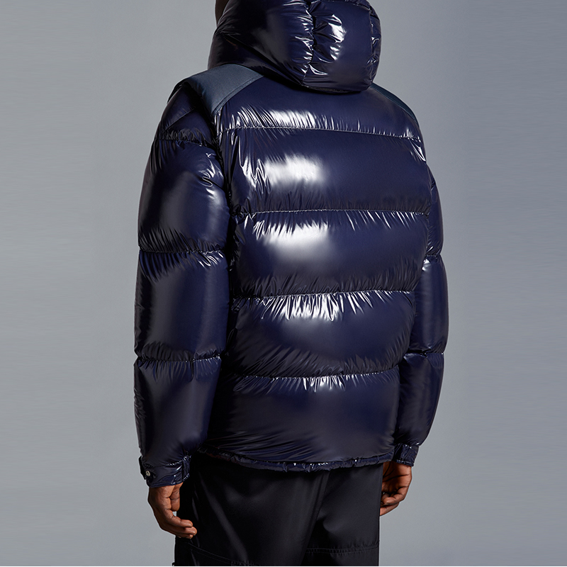 Lookbook Moncler FW23 Karakorum 短款羽絨外套 男女適用 可調帽 可拆袖款式 I20911A00149596077A9