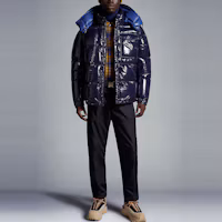 Shop Moncler FW23 Karakorum 短款羽絨外套 男女適用 可調帽 可拆袖款式 I20911A00149596077A9