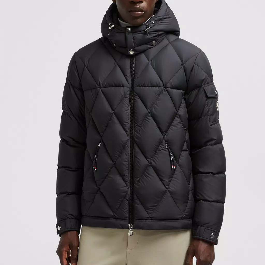 Shop 몽클레르 FW24 아베롤 퀼팅 후드 다운 자켓 유니섹스 블랙 숏 디자인. J20911A00004549SK999