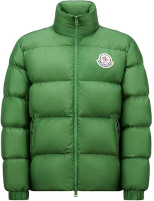 Moncler FW24 Jaket Puff Pendek Unisex Citala Logo Patch Hijau. J20911A000745396L86W Order Moncler FW24 Jaket Puff Pendek Unisex Citala Logo Patch Hijau. J20911A000745396L86W