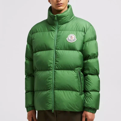 Moncler FW24 Jaket Puff Pendek Unisex Citala Logo Patch Hijau. J20911A000745396L86W Lookbook Moncler FW24 Jaket Puff Pendek Unisex Citala Logo Patch Hijau. J20911A000745396L86W
