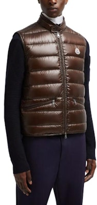 蒙克莱 FW24 GUI系列轻便拉链Logo马甲棕色男女款 J20911A1070053029257 Lookbook 蒙克莱 FW24 GUI系列轻便拉链Logo马甲棕色男女款 J20911A1070053029257