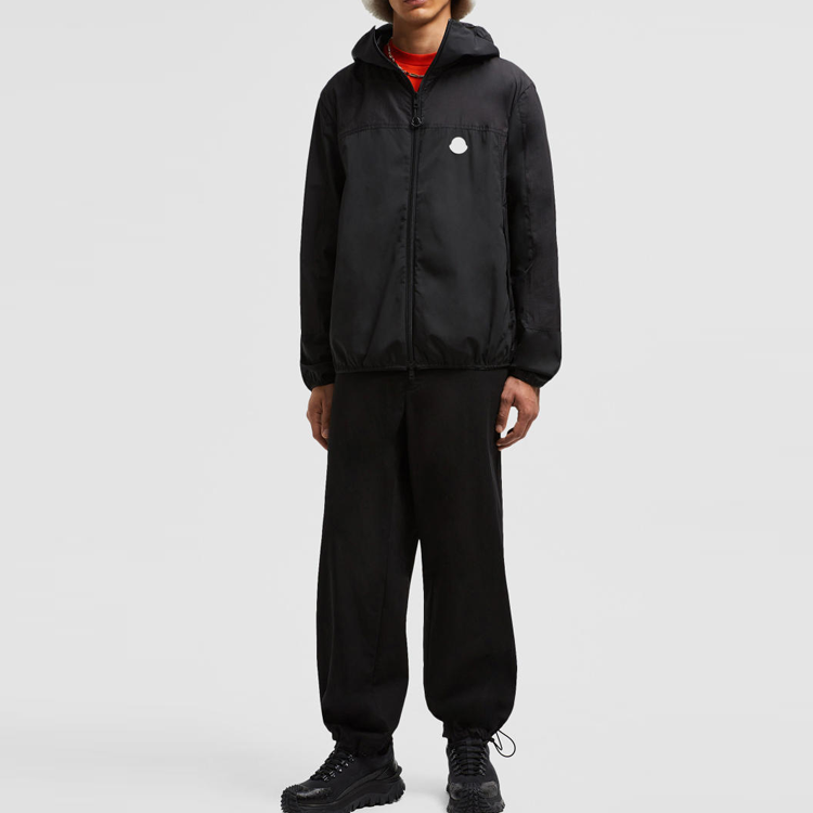 Lookbook Moncler FW24 Kona 防風防雨連帽拉鍊外套 黑色 男款 J20911A00029597W3999
