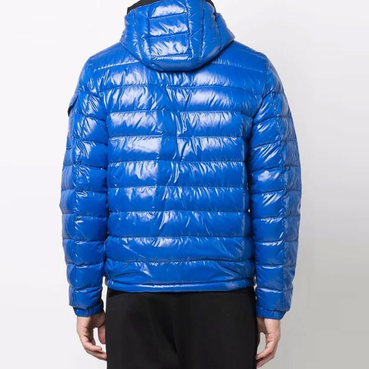 Shop Moncler Galion SS22 Chaqueta Azul con Capucha Acolchada Ajustada. H10911A00027M1592