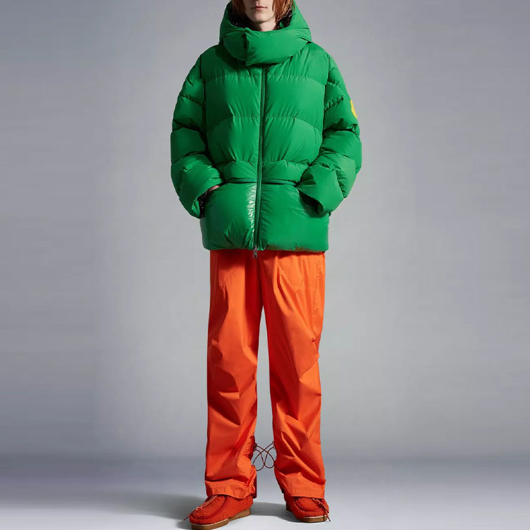 Lookbook MONCLER GENIUS 1952 FW22 Jaket Puffer Hijau Berhud H20921A00031M2012834