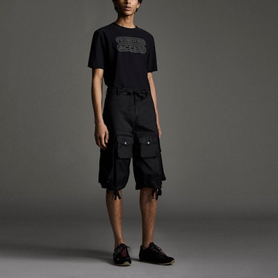 MONCLER GENIUS 1952 SS21 Celana Pendek Logo Multi-Pocket Hitam Pria 0922B703005499M999 Shop MONCLER GENIUS 1952 SS21 Celana Pendek Logo Multi-Pocket Hitam Pria 0922B703005499M999