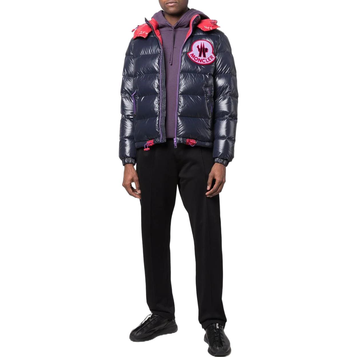Lookbook MONCLER GENIUS 1952 SS22 海軍藍品牌標誌連帽羽絨外套 男女通用 H10921A00014M1603744