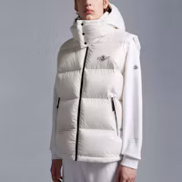 Purchase MONCLER GENIUS FRGMT 藤原浩聯名款白色連帽羽絨背心 男女款 I209U1A00009M3078032