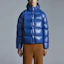Shop MONCLER GENIUS FW21 藍色亮面羽絨外套,連帽設計與標誌補丁。 G20921A0000853A0E75G