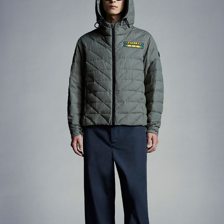 Lookbook MONCLER GENIUS FW22 1952 幾何羽絨連帽外套 深灰 男款冬季外套 H10921A00028M1602918