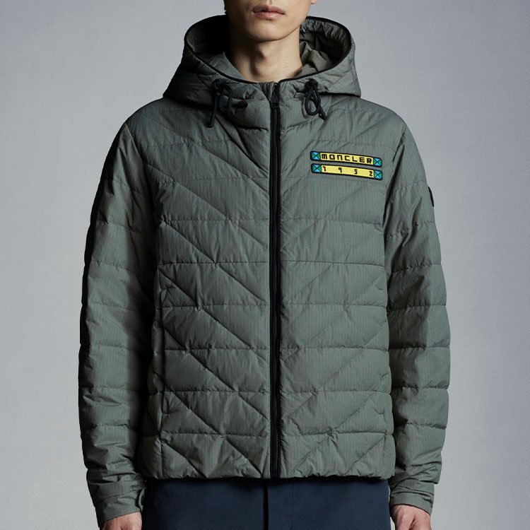 Shop MONCLER GENIUS FW22 1952 幾何羽絨連帽外套 深灰 男款冬季外套 H10921A00028M1602918