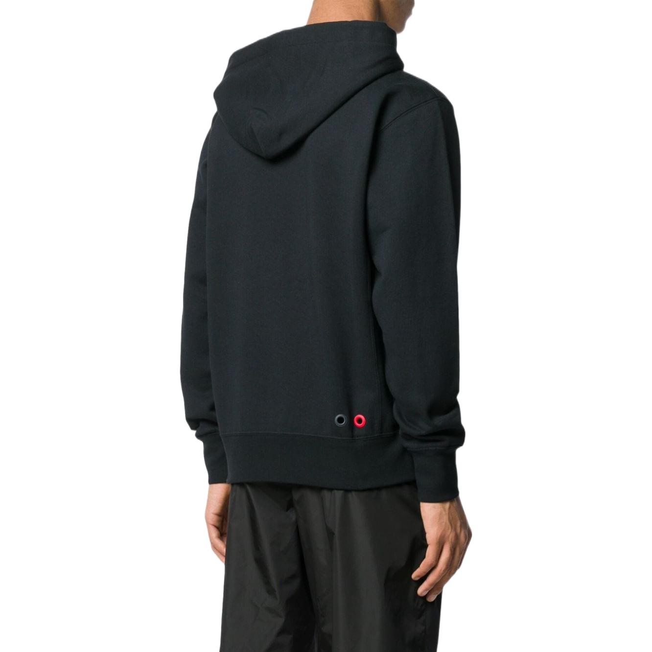 Shop MONCLER GENIUS FW22 黑色logo印花套头卫衣 8003750809DW999