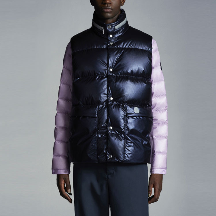 Shop MONCLER GENIUS FW22 轻便绗缝羽绒背心 - 纯色立领 H10921A00021M14677B7