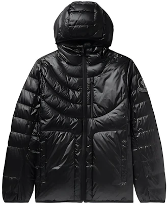 MONCLER GENIUS 秋冬系列黑色羽絨連帽外套 男士Logo徽章款 H10921A00035M1480999 Buy MONCLER GENIUS 秋冬系列黑色羽絨連帽外套 男士Logo徽章款 H10921A00035M1480999