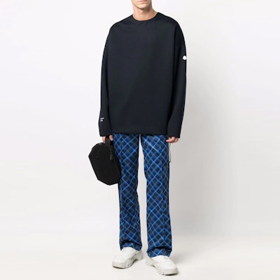 モンクレールジーニアス クルーネックプルオーバースウェットシャツ ネイビーブルー 8G00006899GA Lookbook モンクレールジーニアス クルーネックプルオーバースウェットシャツ ネイビーブルー 8G00006899GA