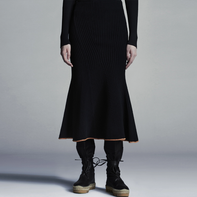 Purchase MONCLER GENIUS SS22 1952 Contrast Pleated Slim Casual Long Skirt Black H10949H00001M1728999