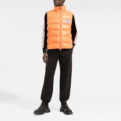 MONCLER GENIUS SS22 1952 标志印花羽绒背心 橙色. H10921A00032M16033A4 Lookbook MONCLER GENIUS SS22 1952 标志印花羽绒背心 橙色. H10921A00032M16033A4