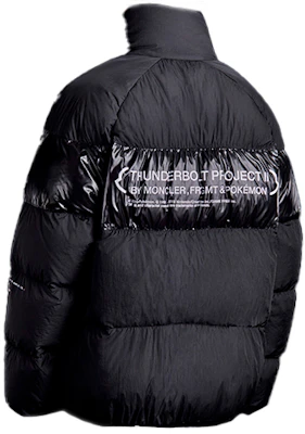 MONCLER GENIUS 黑色皮卡丘貼布冬季短版羽絨滑雪外套 (男女適用) F209U1B50510539YK999 Lookbook MONCLER GENIUS 黑色皮卡丘貼布冬季短版羽絨滑雪外套 (男女適用) F209U1B50510539YK999