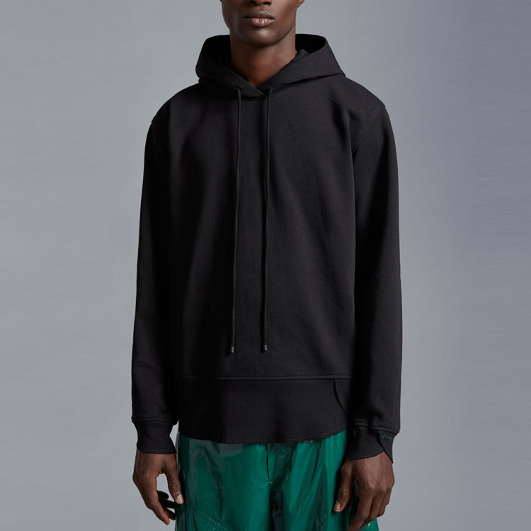 MONCLER GENIUS Alicia Keys SS23 Unisex Black Hoodie with Back Print and Sleeve Patch. I109F8G00001M2977999 圖 3