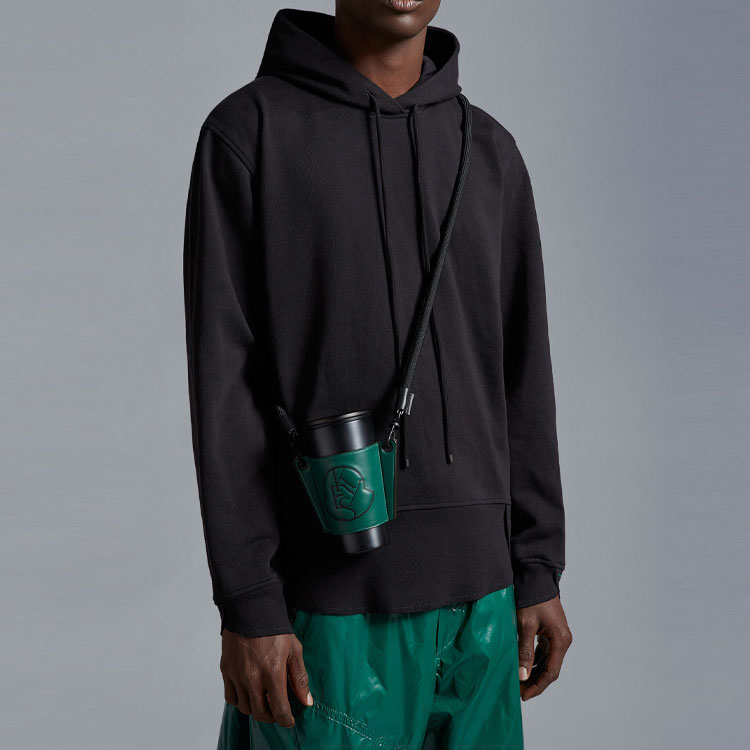 MONCLER GENIUS Alicia Keys SS23 Unisex Black Hoodie with Back Print and Sleeve Patch. I109F8G00001M2977999 圖 4