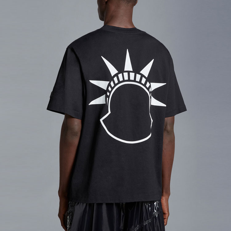 Shop モンクレール ジーニアス x アリシア・キーズ ユニセックス ロゴプリントTシャツ SS23 I109F8C0000389A44999