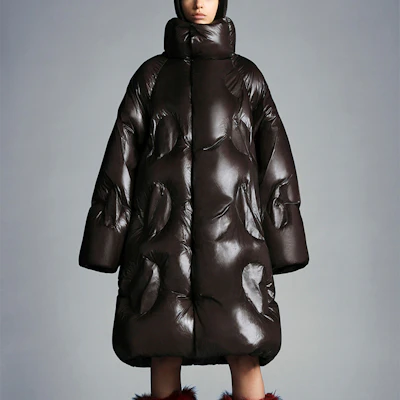 MONCLER GENIUS x Dingyun Zhang 棕色Laphia寬版羽絨外套 男女冬季大衣 H109M1C00001M1865290 Lookbook MONCLER GENIUS x Dingyun Zhang 棕色Laphia寬版羽絨外套 男女冬季大衣 H109M1C00001M1865290