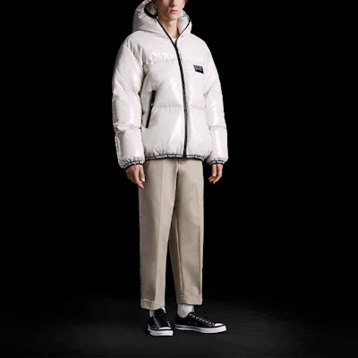 MONCLER GENIUS x Fragment 藤原浩 Jeribe 白色亮面連帽羽絨外套 F209U1B51110549QA903 Lookbook MONCLER GENIUS x Fragment 藤原浩 Jeribe 白色亮面連帽羽絨外套 F209U1B51110549QA903
