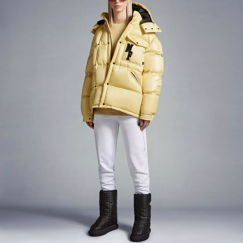 Lookbook MONCLER GENIUS x FRGMT 藤原浩黃色連帽羽絨外套 男女款 I209U1A00019M3078110