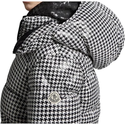 Chaqueta Corta Acolchada Unisex MONCLER GENIUS x FRGMT Hiroshi Fujiwara SS23. I209U1A00002M3077F90 Purchase Chaqueta Corta Acolchada Unisex MONCLER GENIUS x FRGMT Hiroshi Fujiwara SS23. I209U1A00002M3077F90