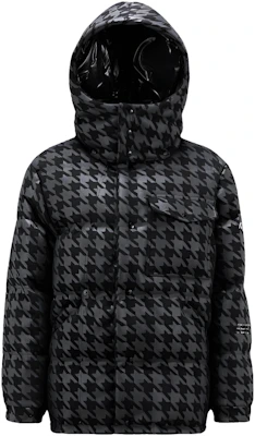 MONCLER GENIUS x FRGMT SS23 黑色印花男女短版羽絨外套. I209U1A00008M3083F99 Buy MONCLER GENIUS x FRGMT SS23 黑色印花男女短版羽絨外套. I209U1A00008M3083F99