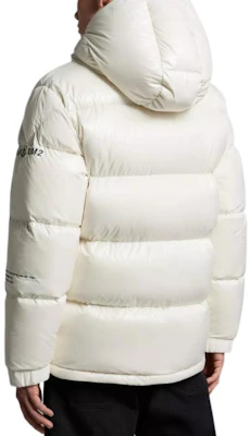 Moncler Genius x Hiroshi Fujiwara FRGMT FW22 Chaqueta Blanca Unisex con Capucha Desmontable. H209U1A00010M2149034 Details for Moncler Genius x Hiroshi Fujiwara FRGMT FW22 Chaqueta Blanca Unisex con Capucha Desmontable. H209U1A00010M2149034