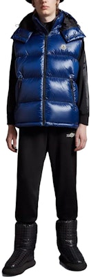 MONCLER GENIUS x 藤原浩FRGMT标志连帽羽绒马甲 男女蓝色. I209U1A00009M3078727 Lookbook MONCLER GENIUS x 藤原浩FRGMT标志连帽羽绒马甲 男女蓝色. I209U1A00009M3078727