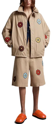 MONCLER GENIUS x JW Anderson 花卉拼接短款羽绒服卡其色男女款 I109E1A00001M2844236 Lookbook MONCLER GENIUS x JW Anderson 花卉拼接短款羽绒服卡其色男女款 I109E1A00001M2844236
