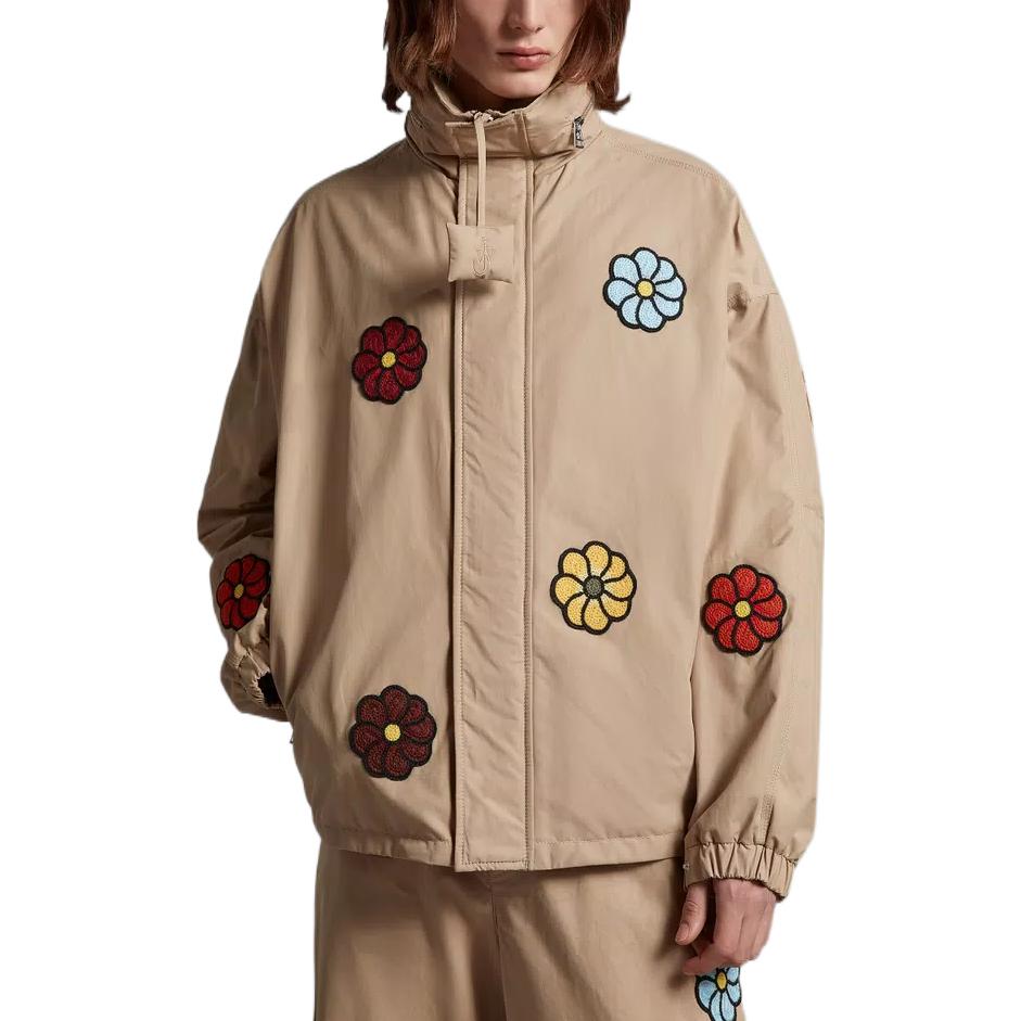 Shop MONCLER GENIUS x JW Anderson 花卉拼接短款羽绒服卡其色男女款 I109E1A00001M2844236