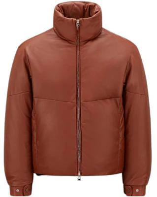 MONCLER GENIUS x JW Anderson 2023春夏棕色皮革标志羽绒夹克男款 I109E1A00003M272325H Buy MONCLER GENIUS x JW Anderson 2023春夏棕色皮革标志羽绒夹克男款 I109E1A00003M272325H